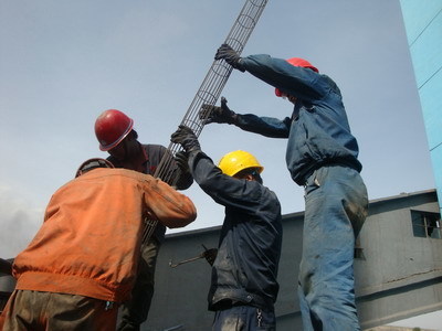 更換10T燃煤鍋爐布袋除塵器濾袋和骨架 更換10T燃煤鍋爐布袋除塵器濾袋和骨架