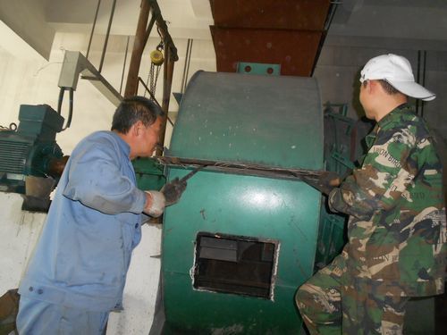 檢修鍋爐除塵器引風(fēng)機(jī) 檢修鍋爐除塵器引風(fēng)機(jī)